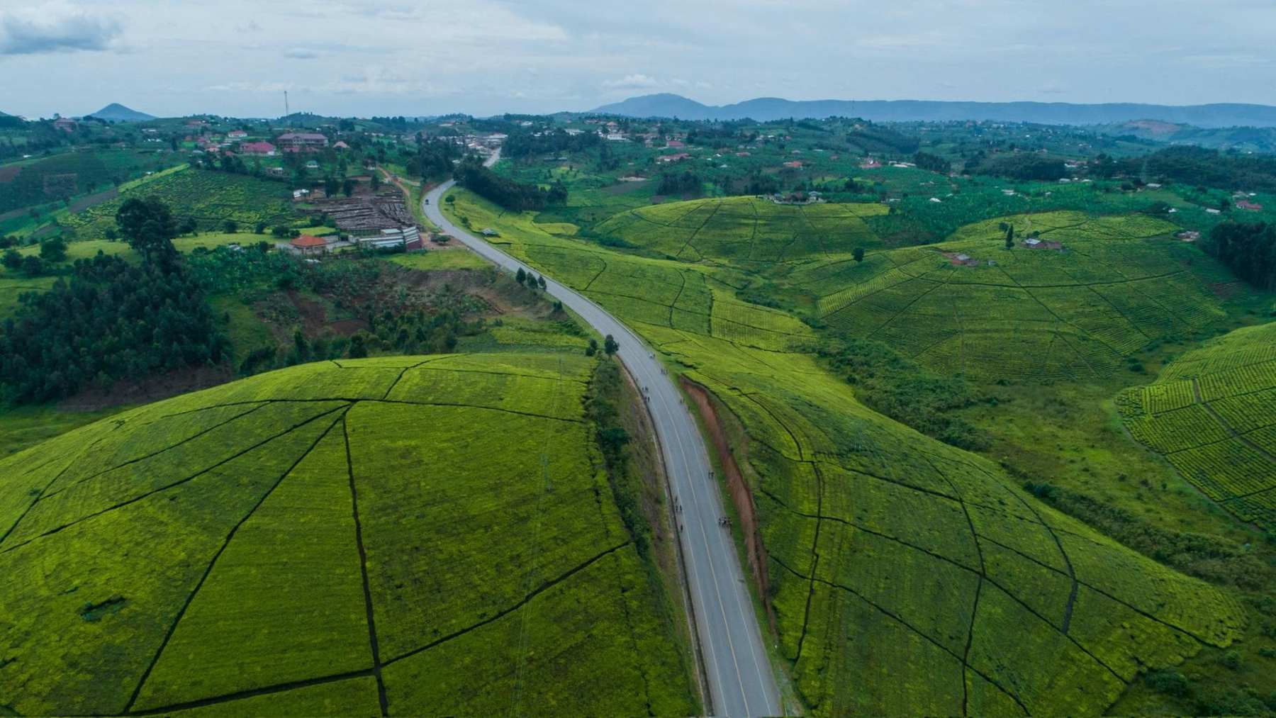 A road passes through the countryside where a pipeline may transport hydrogen from a mine.
