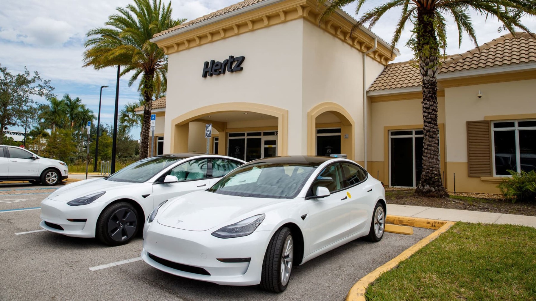 hertz electric cars, car