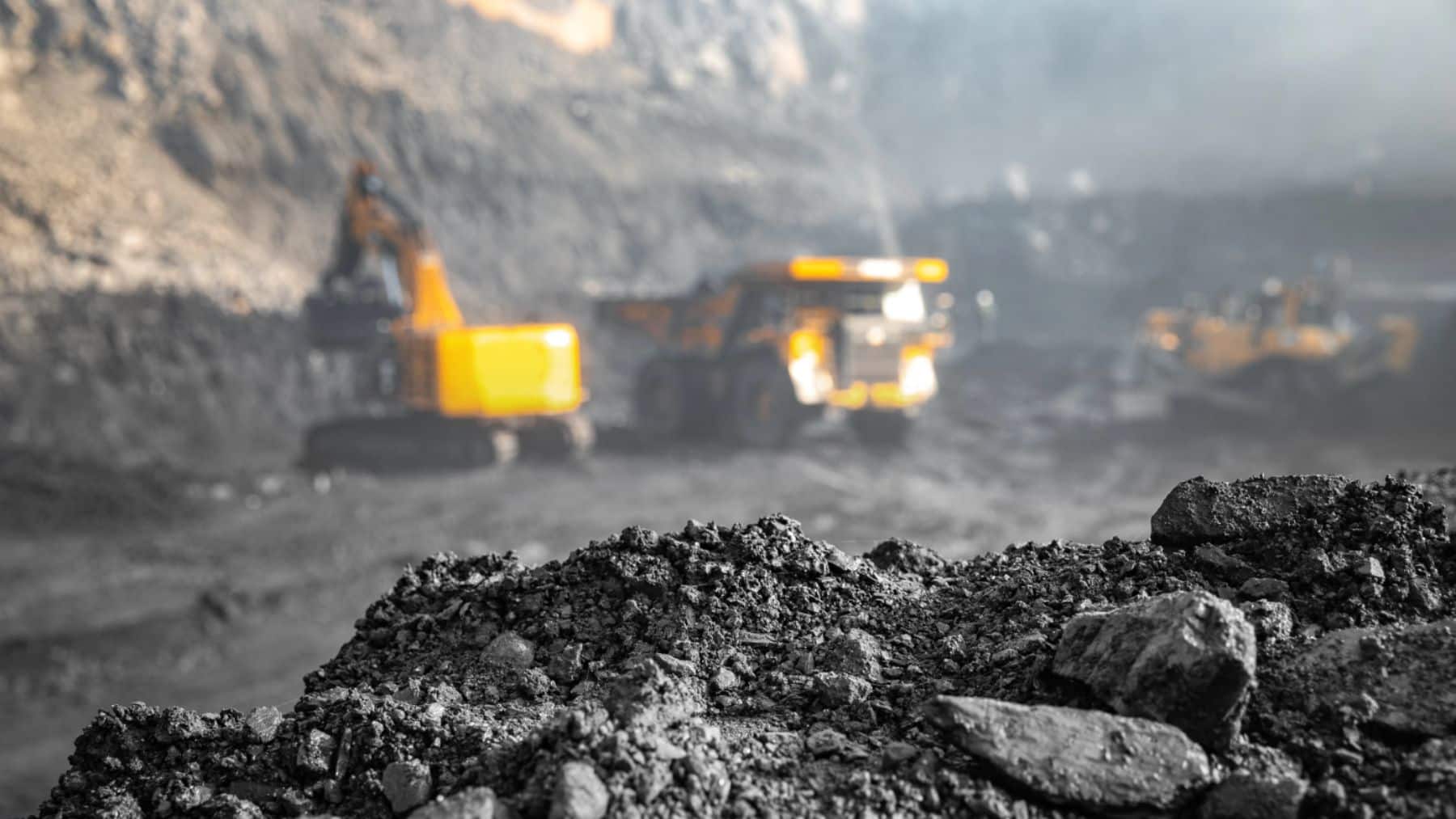 China closes 15 mines unexpectedly