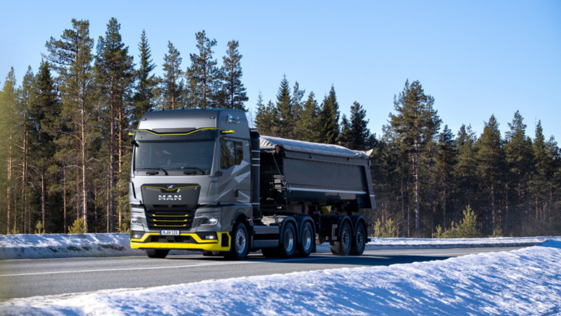 Man inventa un camión con un motor imposible de combustión sin emisiones