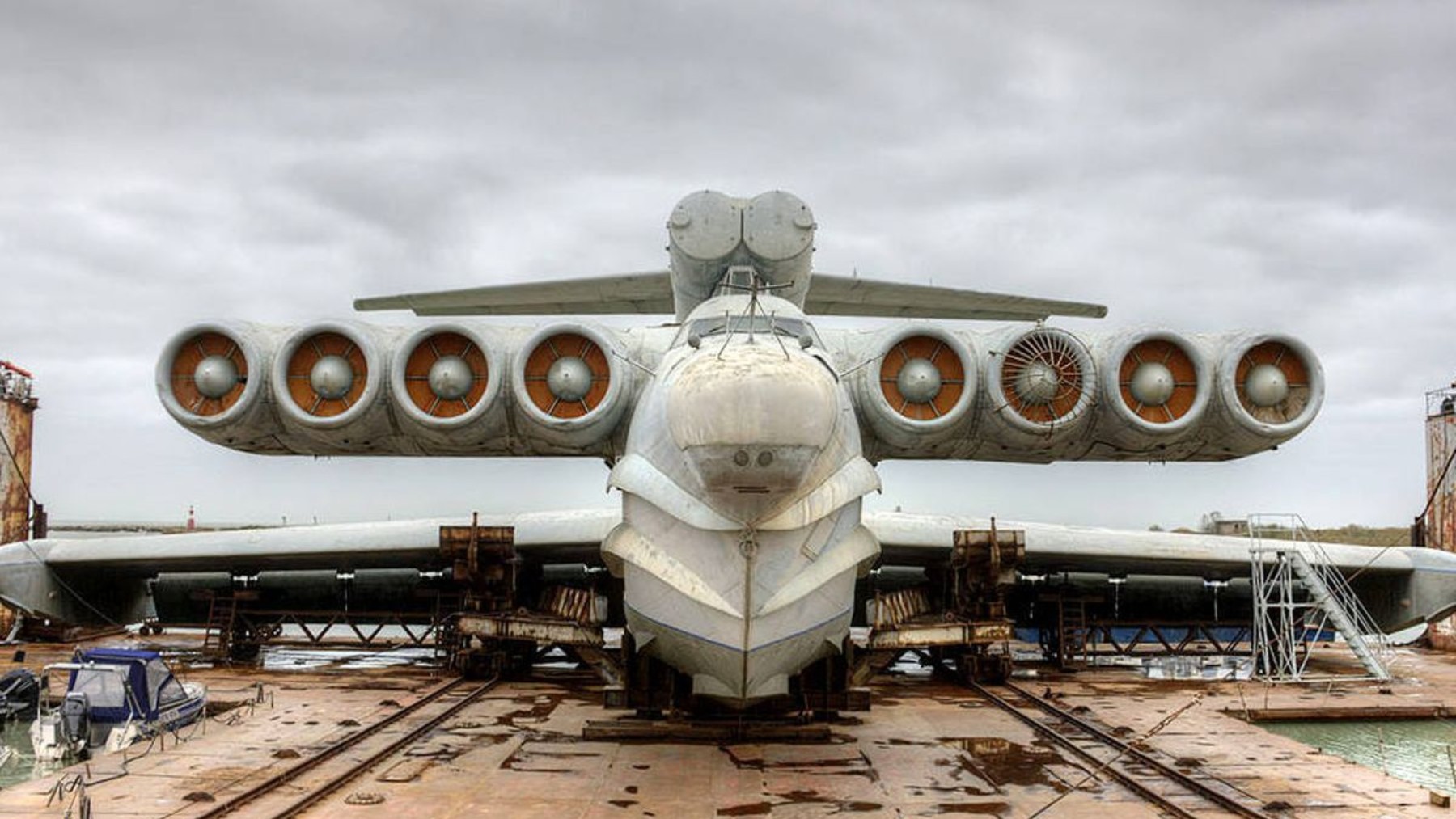 primer motor híbrido