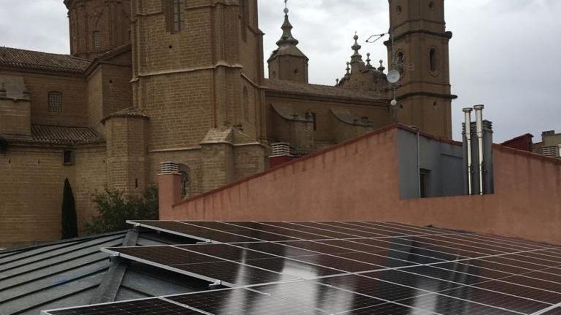 limitaciones a los paneles solares