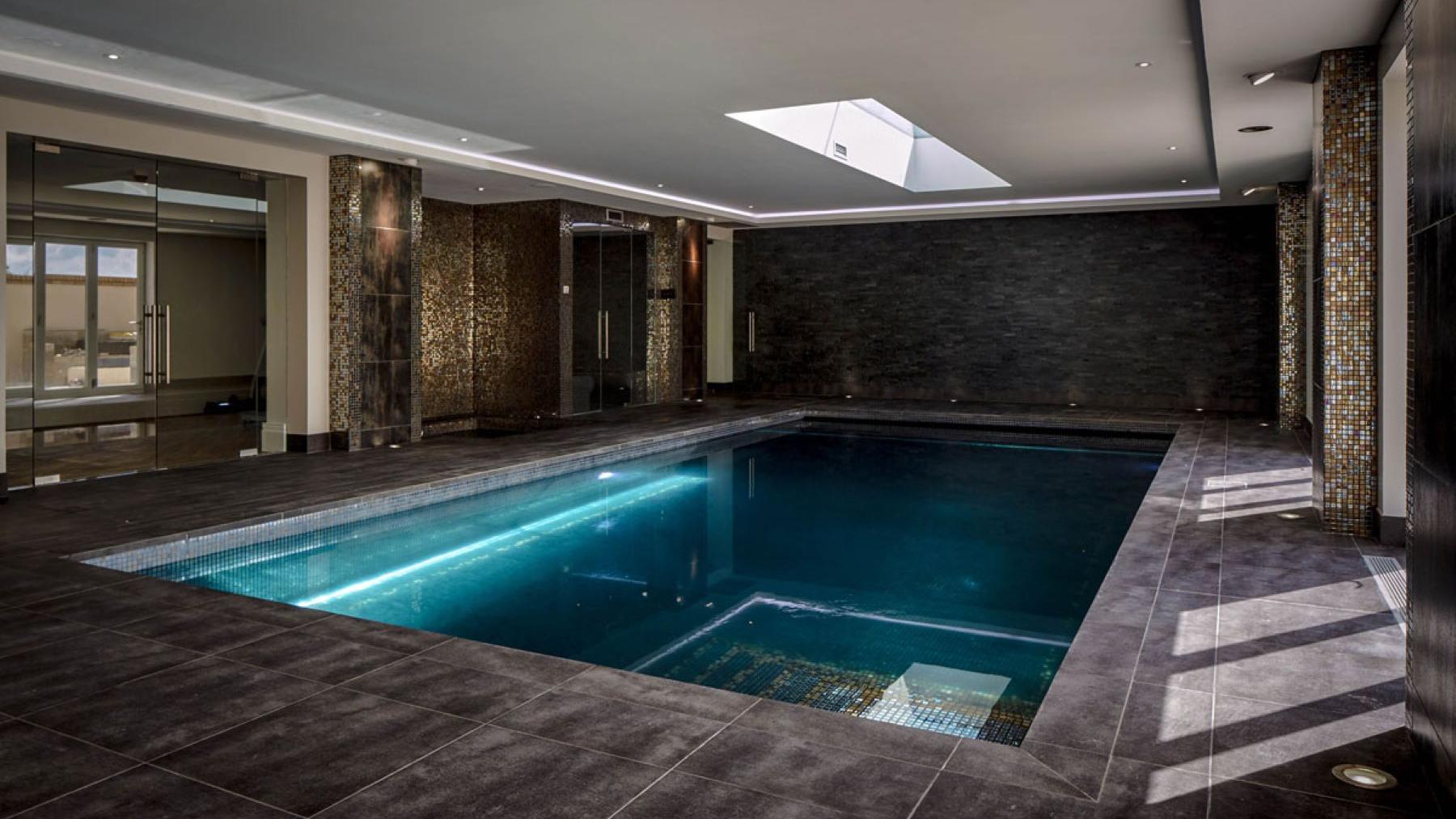 piscina espana paneles solares