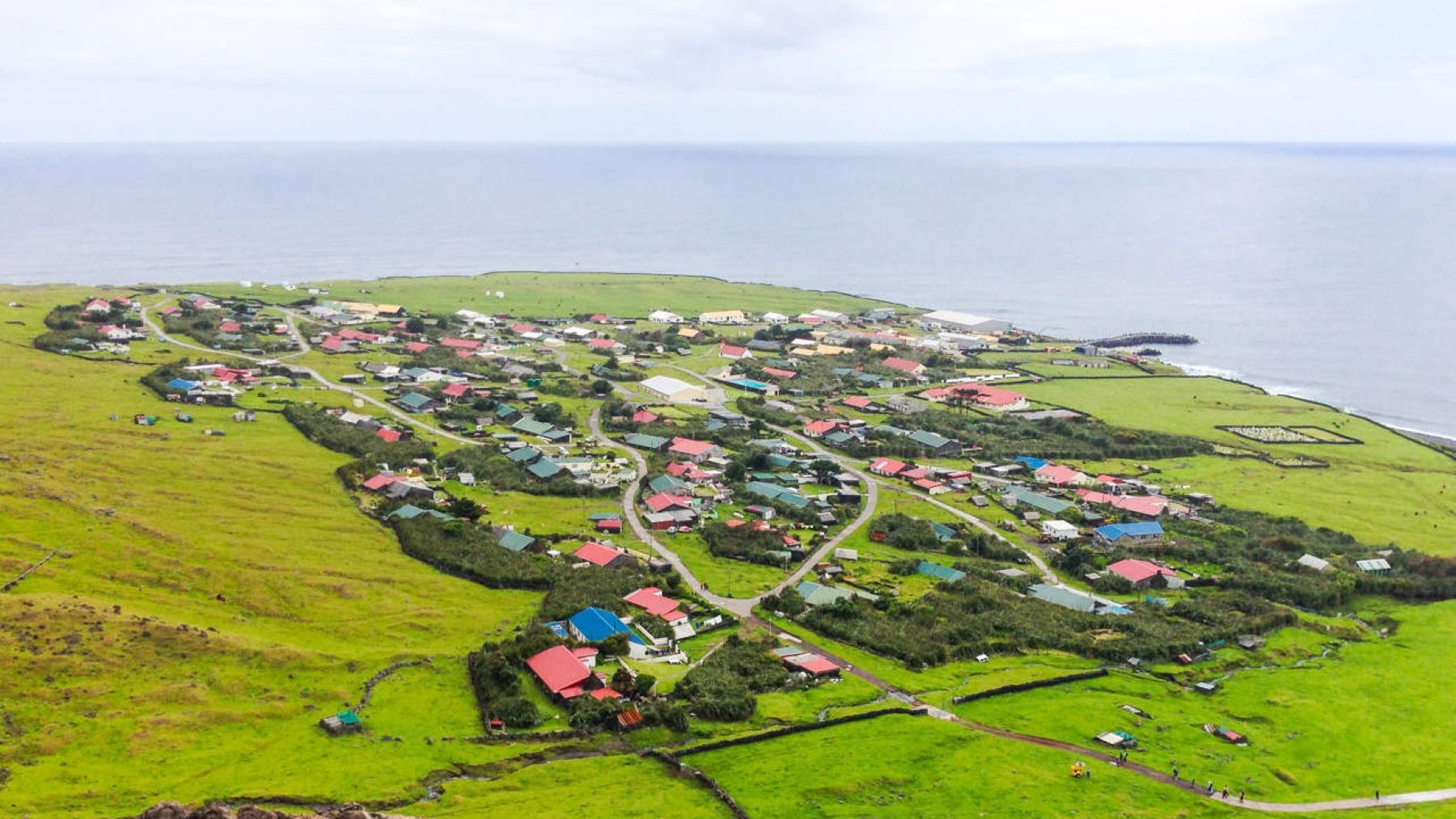 isla inhospita tristan de acuna