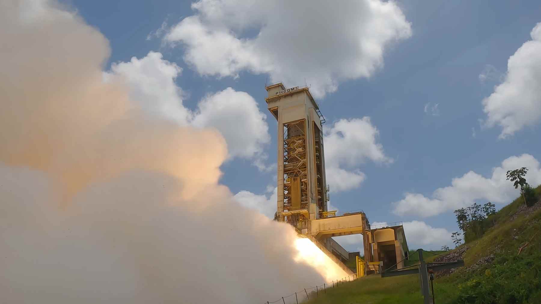 Prueba de fuego del motor sólido P160C de la ESA en Kourou (Guayana Francesa)